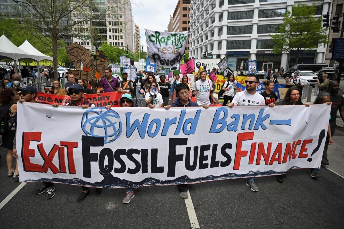 US Calls for World Bank to Shift Focus Back to Poverty Alleviation, Not Climate Finance. 1 US Calls for World Bank to Shift Focus Back to Poverty Alleviation Not Climate Finance Banking Gurukul, GOLN US Calls for World Bank to Shift Focus Back to Poverty Alleviation, Not Climate Finance.